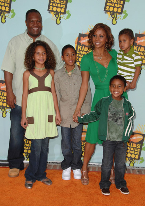 Holly Robinson Peete - Images Gallery