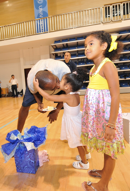 Kobe Bryant Wife on Kobe Bryant   S Olympic Birthday Celebration With Wife And Kids