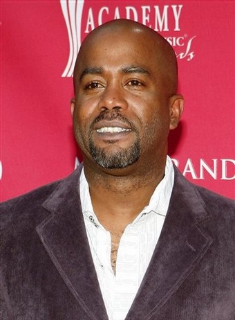 Singer Darius Rucker,who recently performed at the 42nd CMA(Country Music 